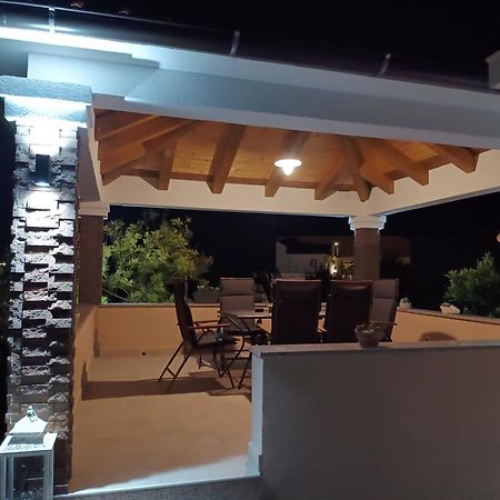 Apartments Luka ราบ ภายนอก รูปภาพ