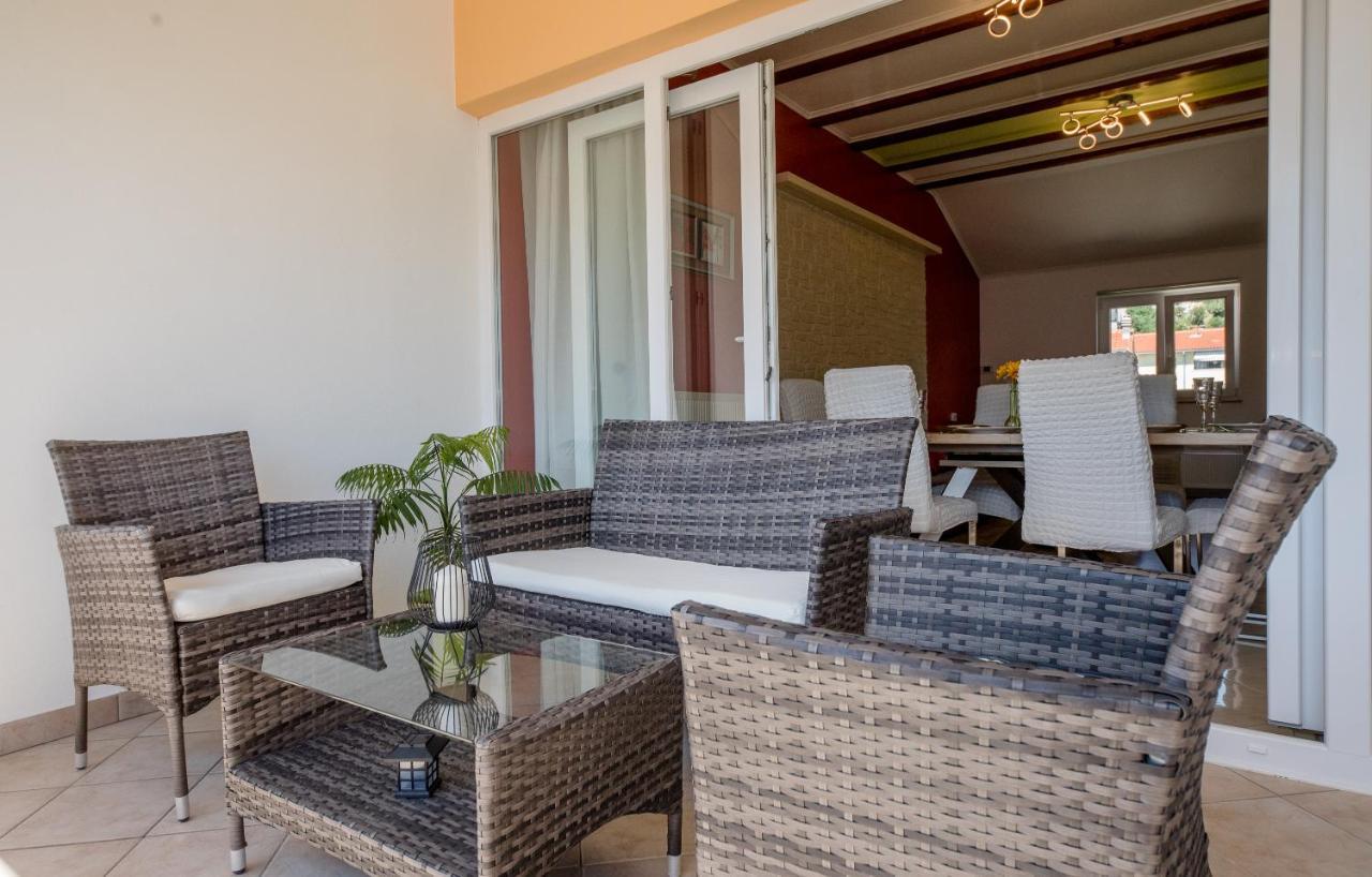 Apartments Luka ราบ ภายนอก รูปภาพ