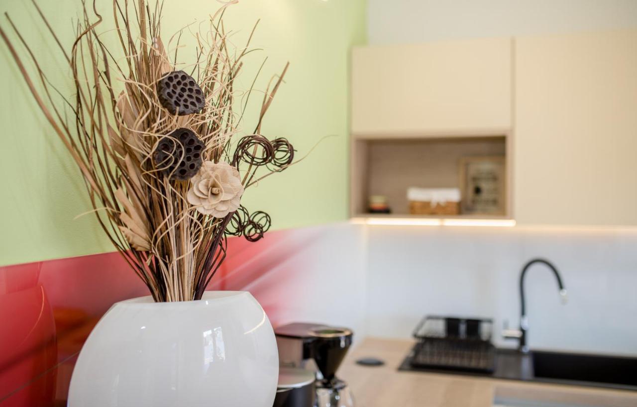 Apartments Luka ราบ ภายนอก รูปภาพ