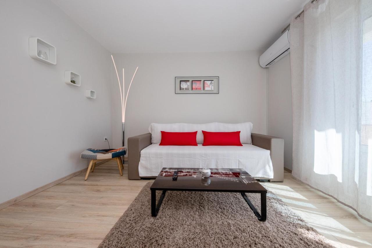 Apartments Luka ราบ ภายนอก รูปภาพ