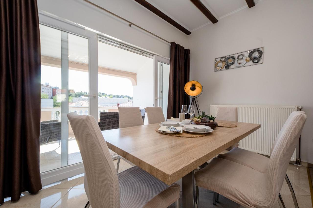 Apartments Luka ราบ ภายนอก รูปภาพ