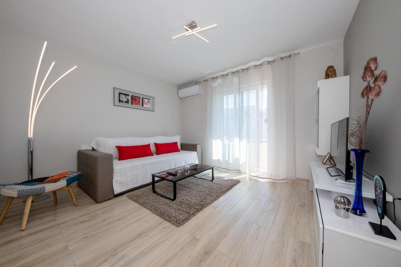 Apartments Luka ราบ ภายนอก รูปภาพ