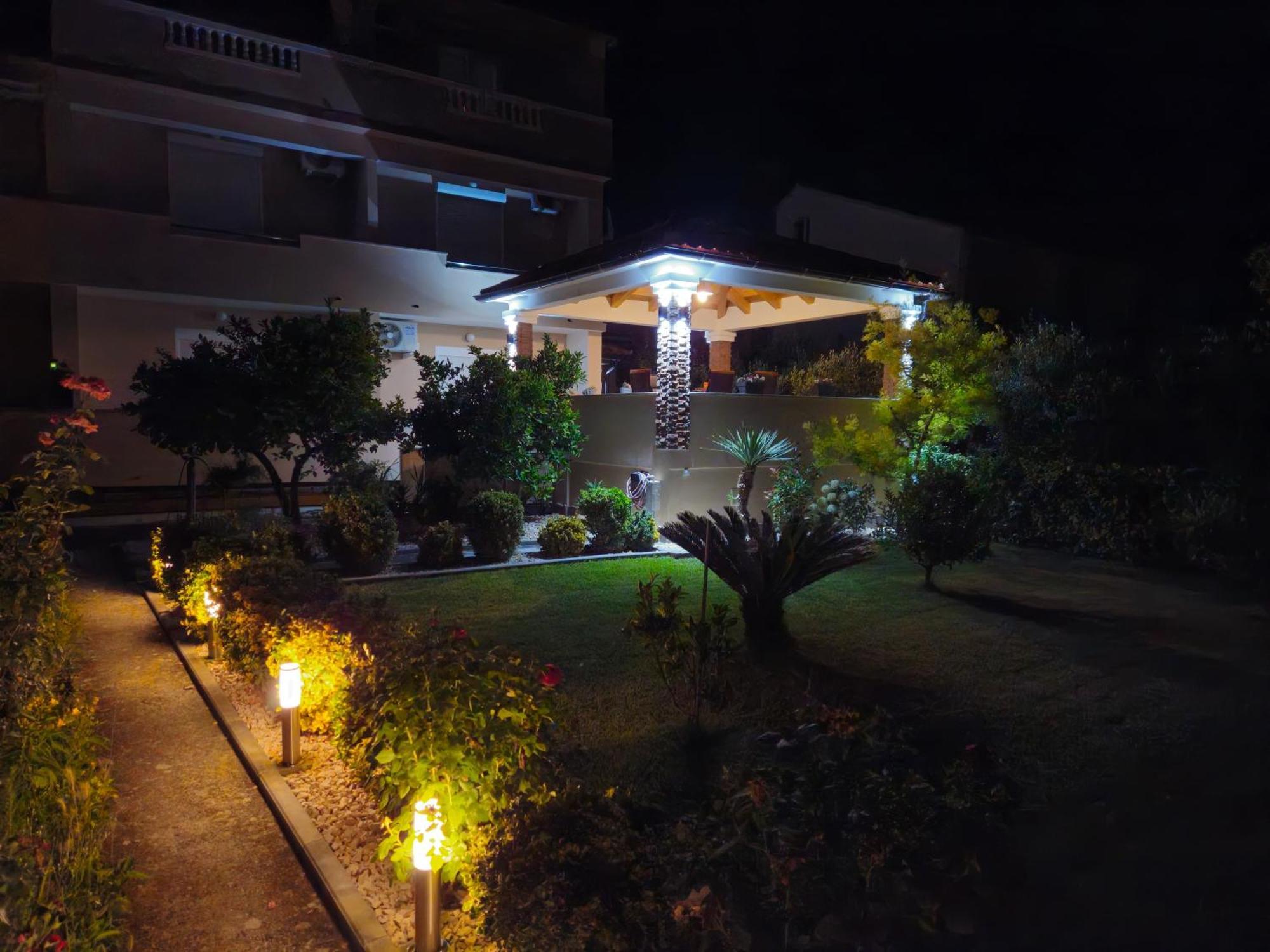 Apartments Luka ราบ ภายนอก รูปภาพ