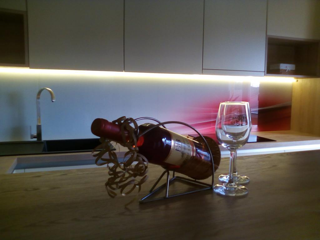 Apartments Luka ราบ ภายนอก รูปภาพ